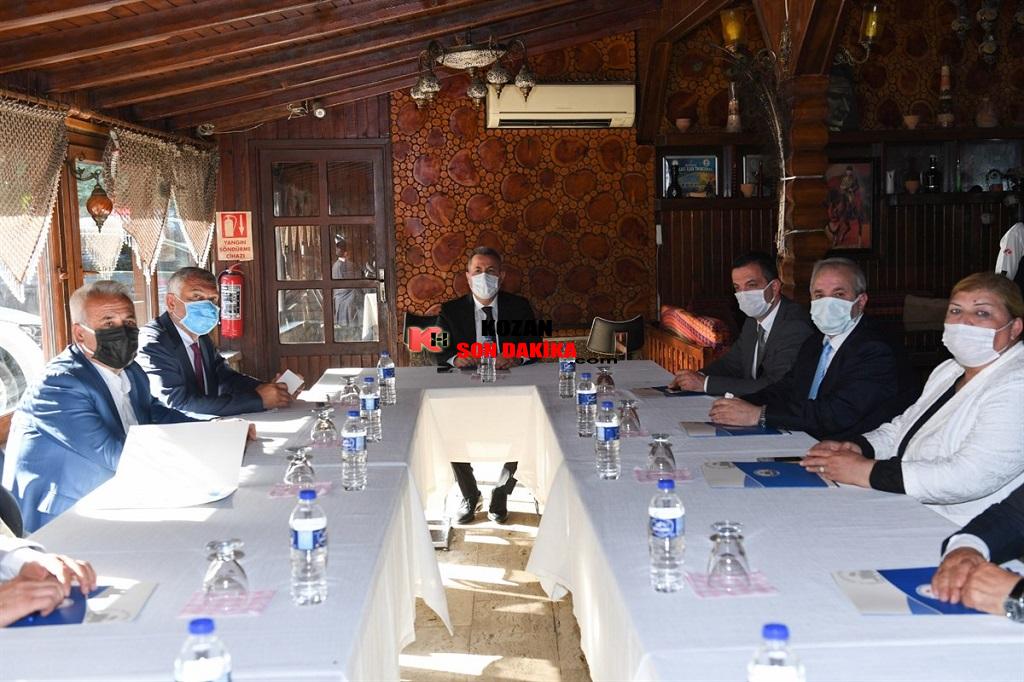 Vali Elban İlçe Belediye Başkanlarıyla Bir Araya Geldi