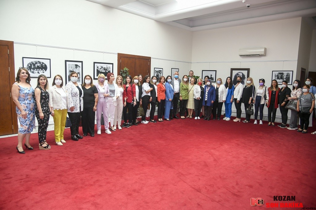 CHP Kadın Kolları Genel Başkanı Aylin Nazlıaka, Başkan Zeydan Karalar’ı ziyaret etti.