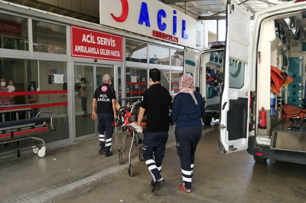 Kozan’da meydana gelen trafik kazasında 4 kisi yaralandı
