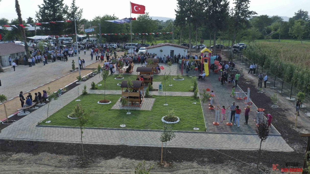 Kozan’ın Faydalı Köyü’nde Şehit Süleyman Özcan Çocuk Parkı ve Spor Tesisi açıldı
