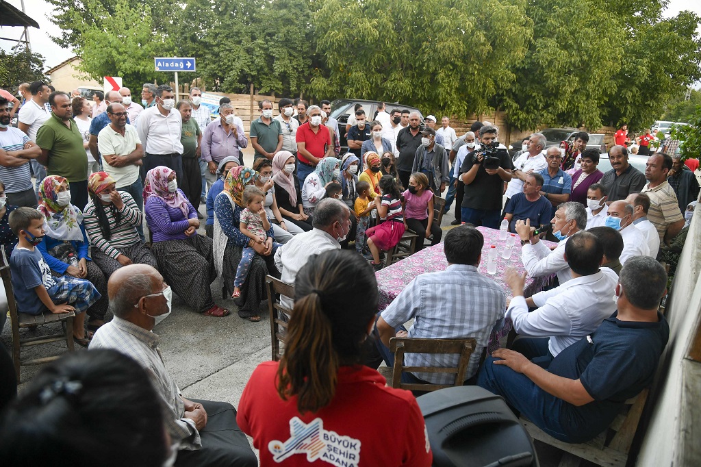 Aladağ’da yol ve su çalışmaları 100 milyon lirayı geçti  Aladağ’da seçim değil hizmet gezisi