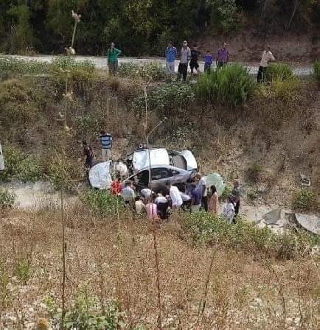 Şaranpole yuvarlanan araç şoförü hayatını kaybetti