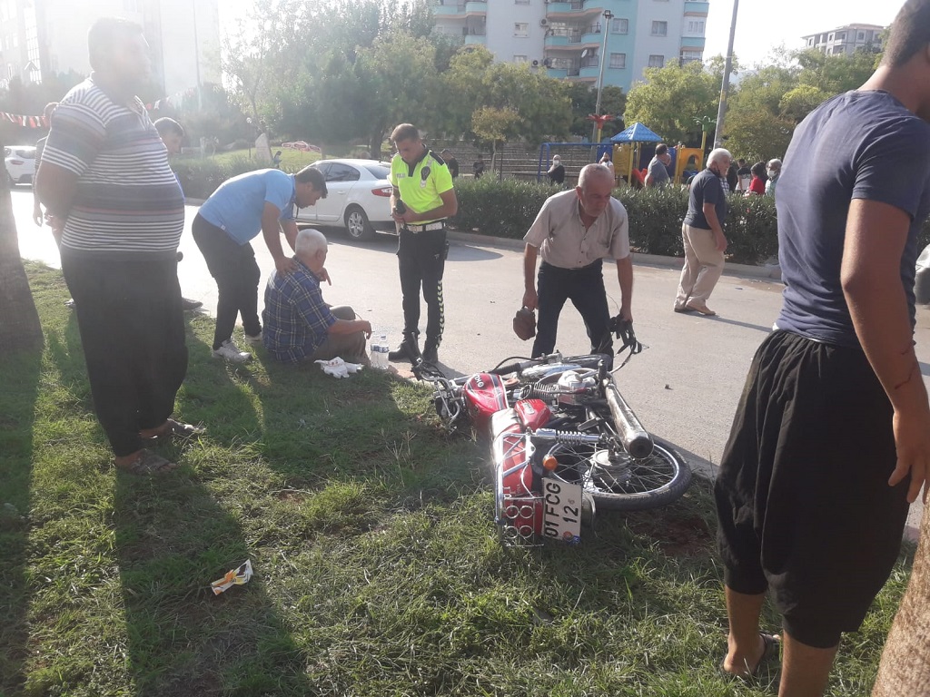 Kozan'da iki motosiklet çarpıştı 2 yaralı