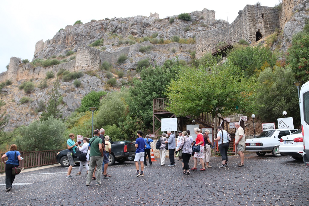 Yabancı Turistler Kozan’a gelmeye devam ediyor