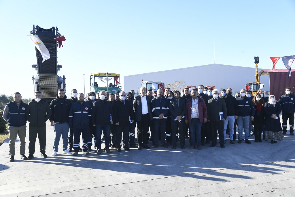 10 yeni iş makinesi ve araç Büyükşehir filosuna eklendi