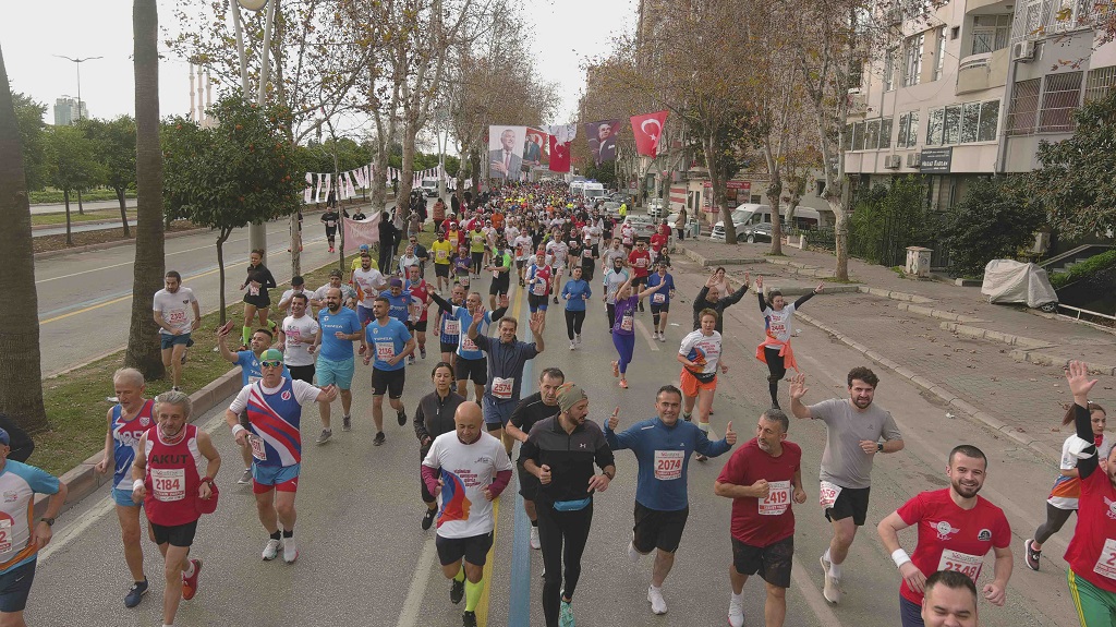 Kurtuluş Yarı Maratonu koşuldu
