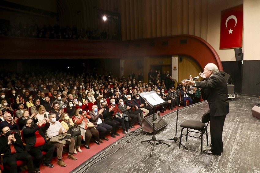 Adana’nın gururu Mustafa Sağyaşar’ın 70. Sanat Yılı Konseri muhteşemdi