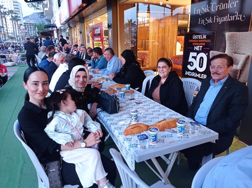 Kozan Yusuf Baysal Şirketler Grubu Ailesinin iftar programında buluştu