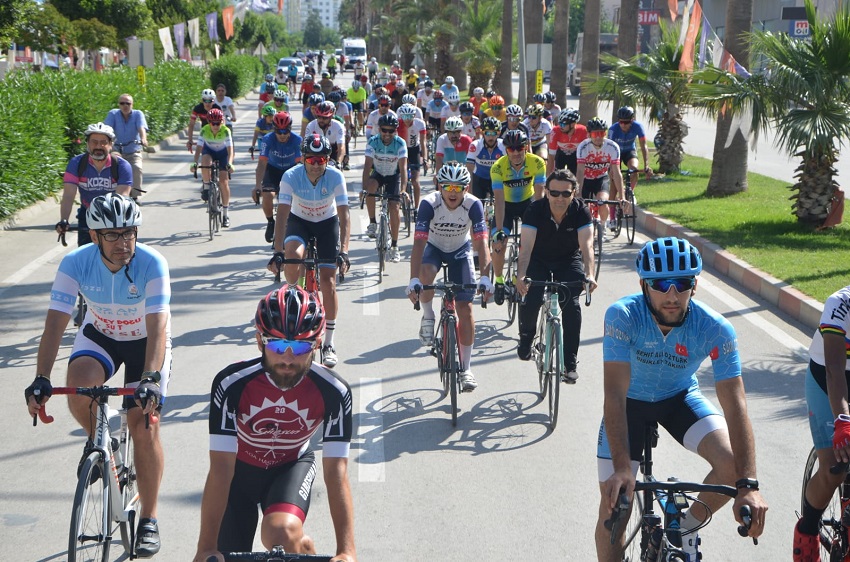 Kozan'da 80 Sporcunun katılımı ile Kurtuluş Bisiklet yarışları yapıldı