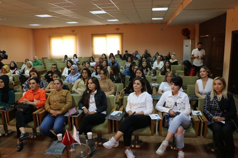 Kozan Kuaförler ve Berberler Odası, uygulamalı eğitim semineri düzenledi