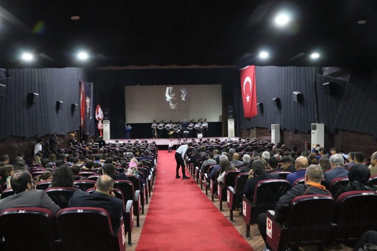 Ulu önder Atatürk 10 Kasım’da özlem ve minnetle Kozan’da anıldı