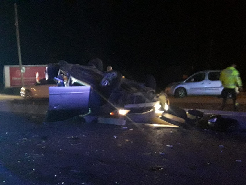 Kozan'da trafik kazası 13 yaralı