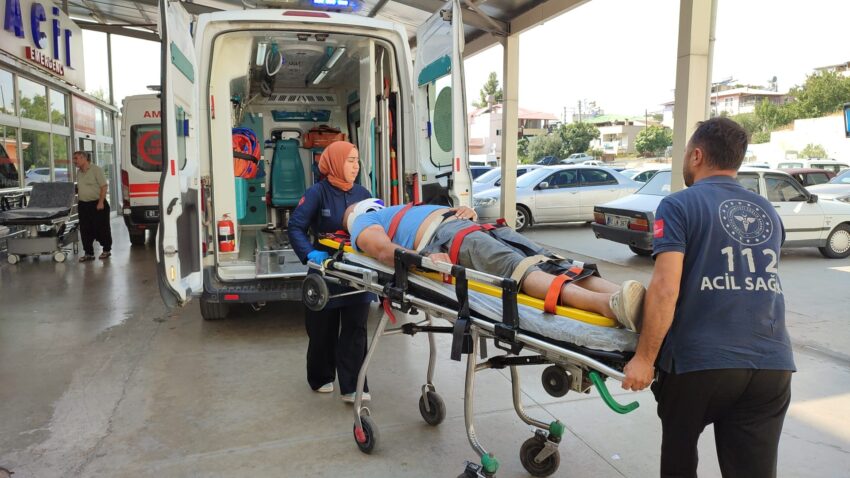 Kozan'da Otomobil Motosikletle Çarpıştı 2 Yaralı