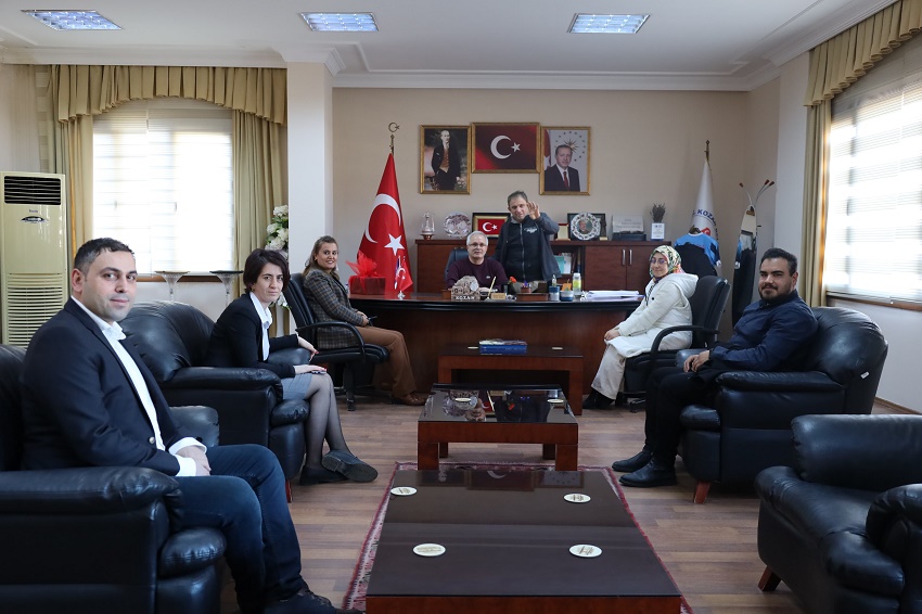 Kozan Belediye Başkanı Mimar Kazım Özgan'a ziyaretçi akını
