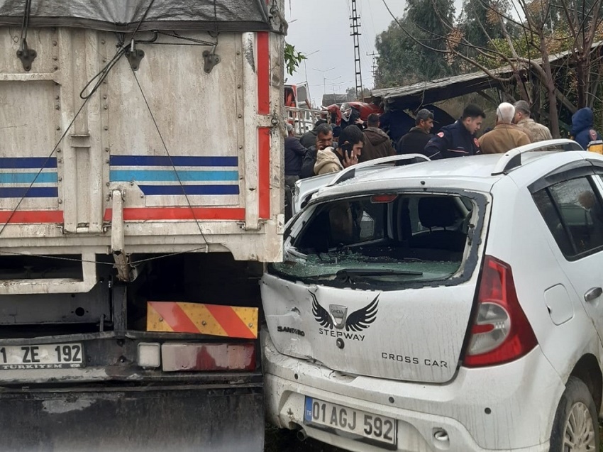 Kozan-Ceyhan Yolunda Trafik Kazası : 2 Yaralı