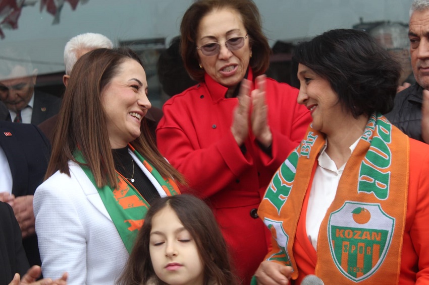 Kozan'ın İlk Kadın Belediye Başkan Adayı Halkla Buluştu