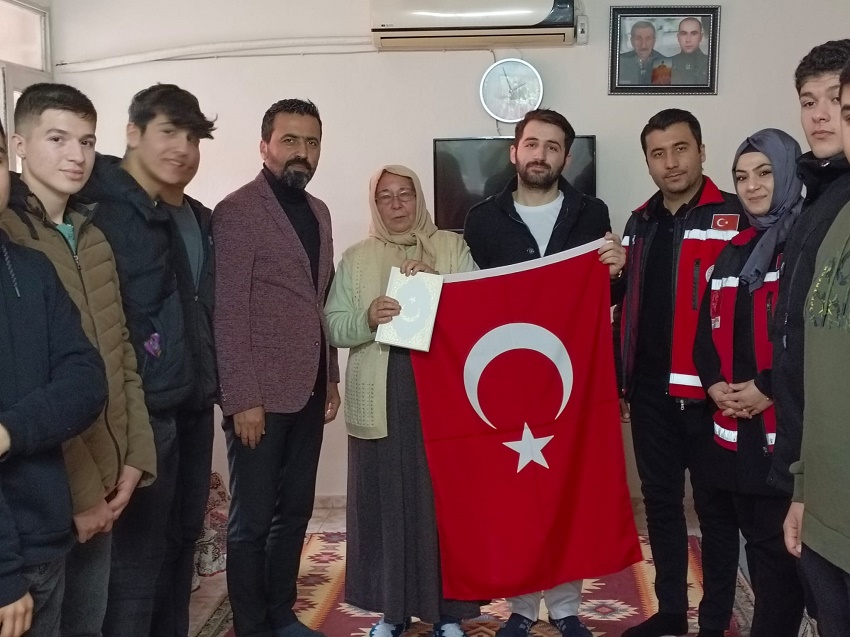 Türkiye Gençlik Vakfı Kozan İlçe Temsilciliğinden Şehit Aileleri Ziyareti
