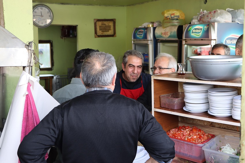 Kazım Özgan Feke Caddesinde