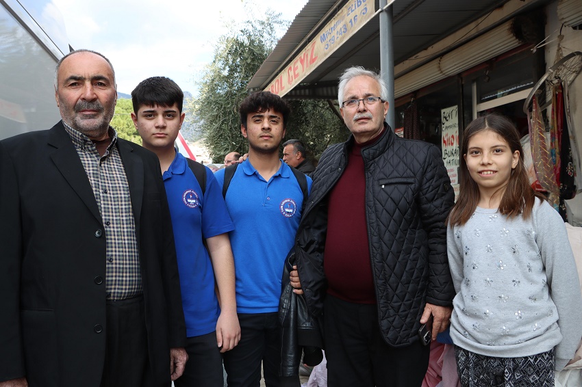 PALMİYE CADDESİ'NDEN ÖZGAN'A TAM DESTEK
