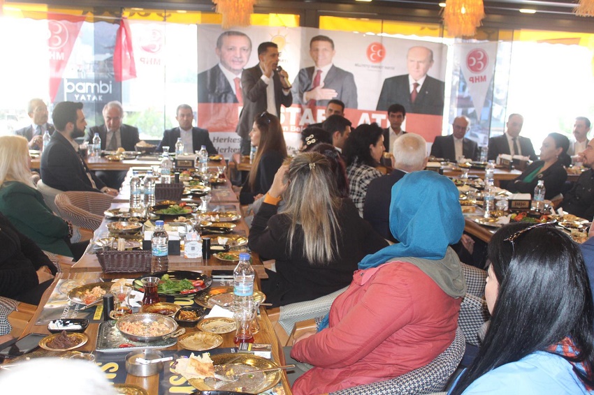 MHP Kozan İlçe Teşkilatı Kahvaltıda Bir Araya Geldi