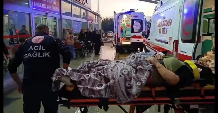Kozan'da Şehirler Arası Minibüs Devrildi 1'i Ağır 5 Yaralı