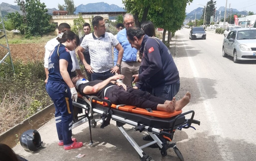 Kozan'da Motosiklet Kazası : 2 Kişi Yaralandı