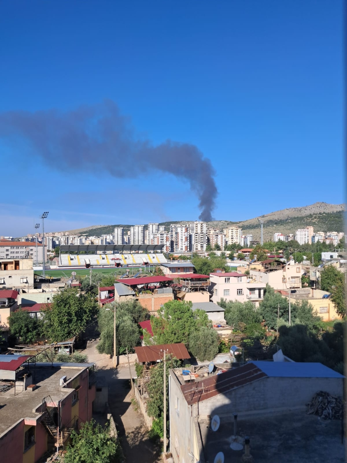 Kozan Oraganize Sanayi  Bölgesinde Fabrika Yangını