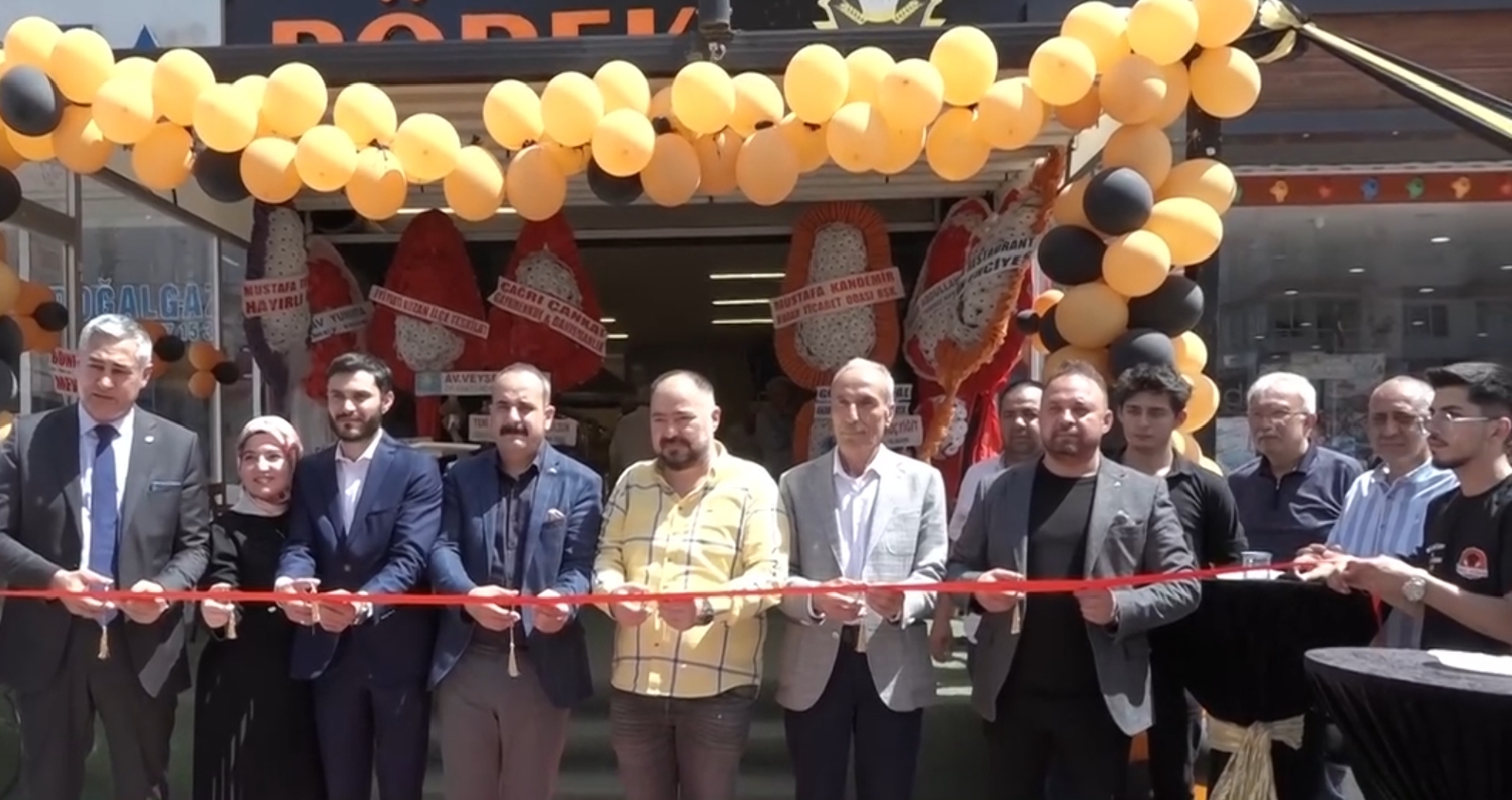 Börek Dünyası ve Sisli Teras Cafe, Harun Abdullah Baysal’ın Katılımıyla Hizmete Açıldı