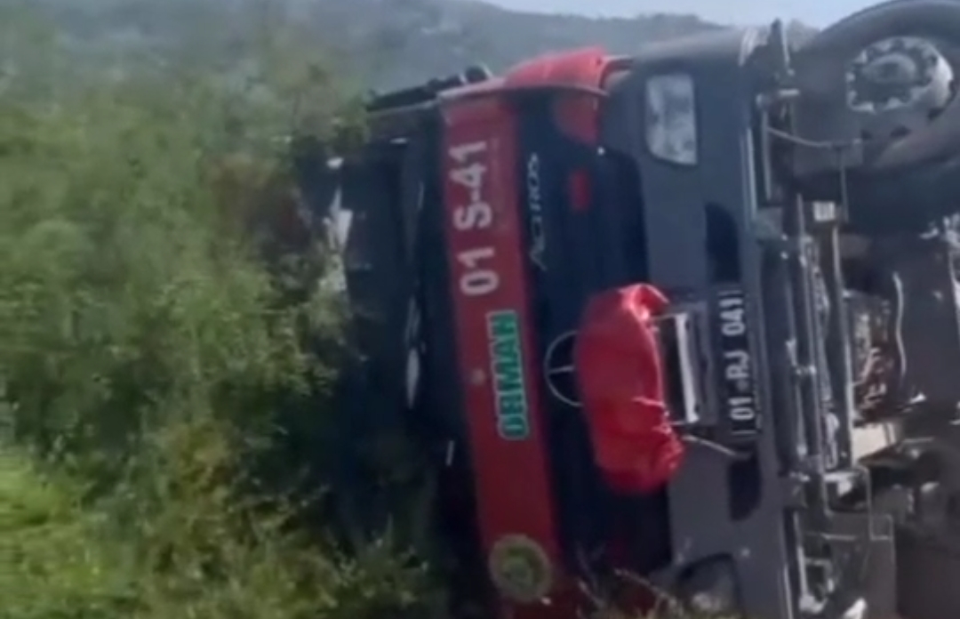 Kozan’da Yangına Giden Arazöz Devrildi: 2 Orman İşçisi Yaralandı