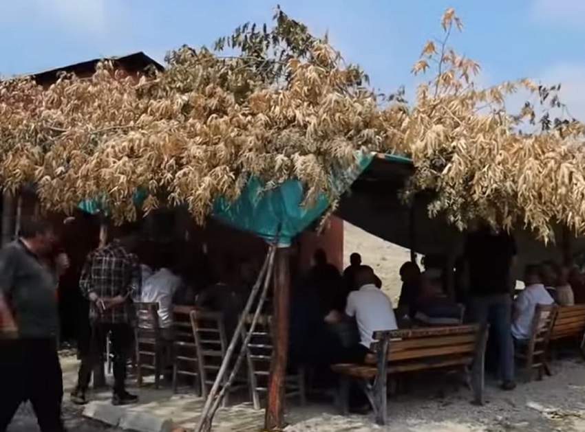 Kozan Belediye Başkanı Mustafa Atlı, Boztahta Mahallesi’nde Yangın Bölgesinde
