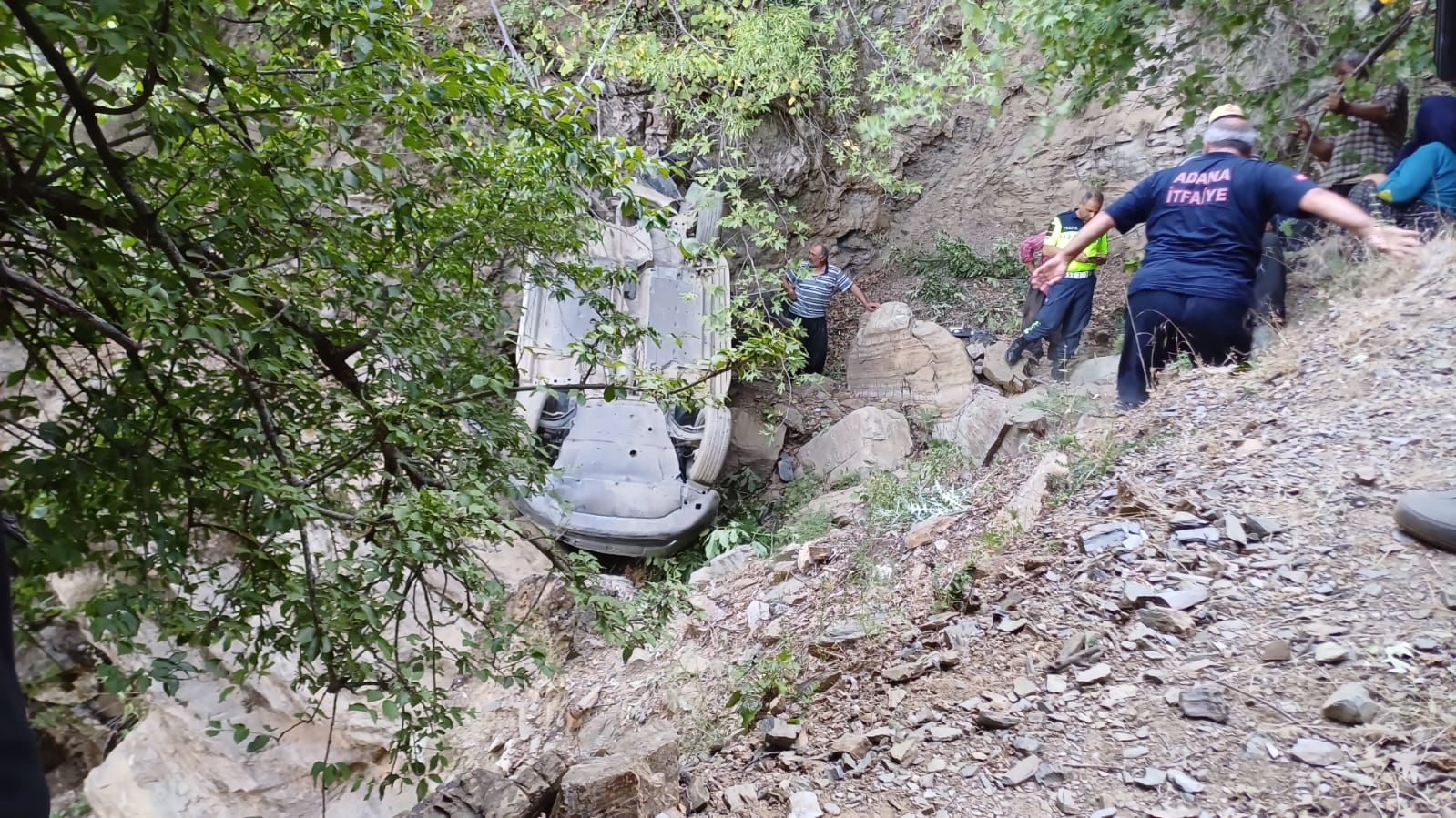 Süphandere Mahallesi’nde Feci Kaza: Araç 20 Metreden Yuvarlandı, Sürücü Yaralandı
