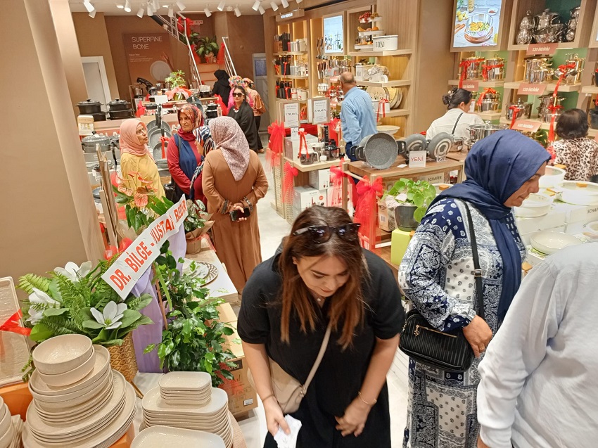 Schafer Kozan Bayii Hizmete Açıldı
