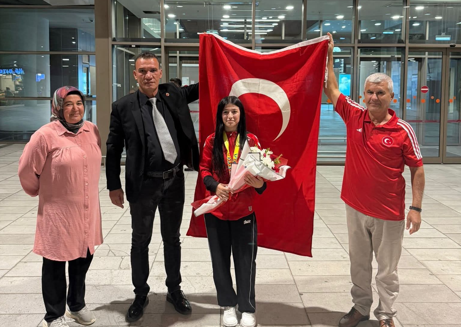 FEKELİ GÜREŞÇİ FATMA GÜL ÇOBAN’DAN GURUR VEREN BAŞARI