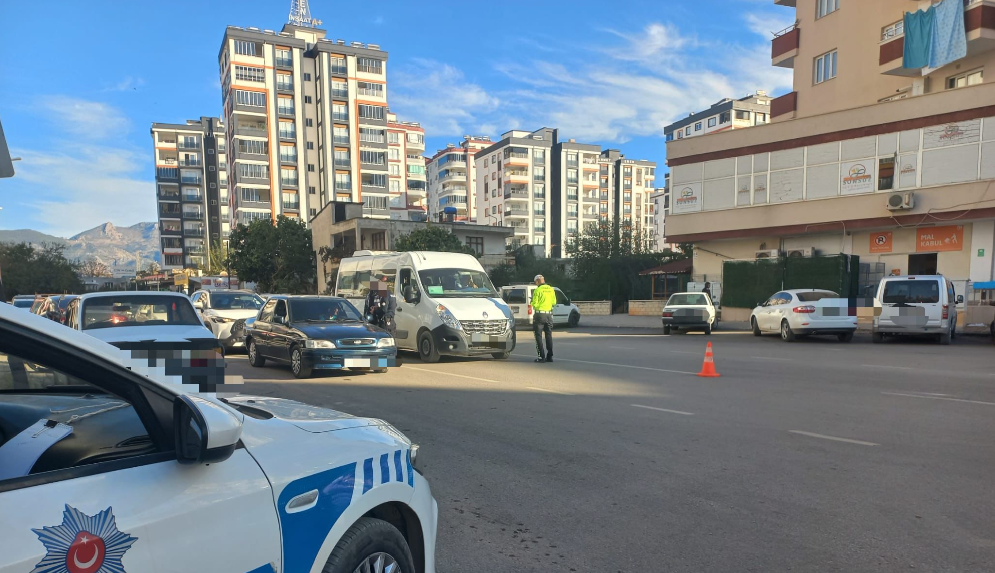 KOZAN’DA EMNİYETTEN YOĞUN DENETİM: SİLAH, UYUŞTURUCU VE HÜKÜMLÜLER YAKALANDI