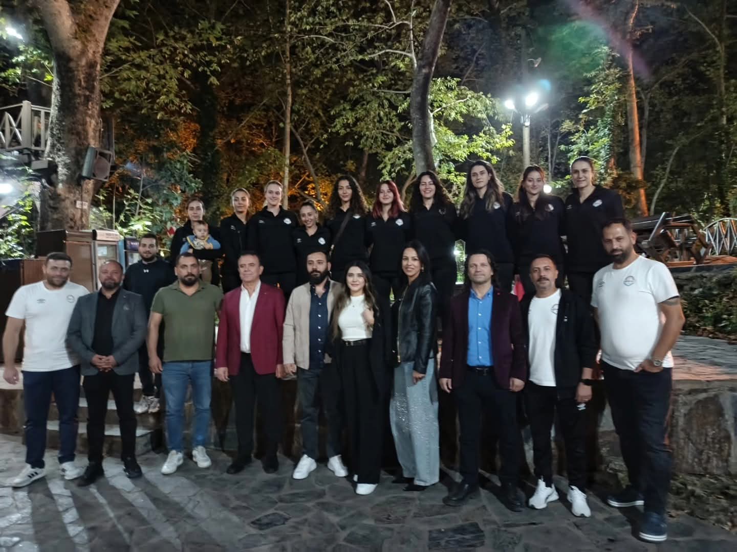TAKIM RUHU VE BİRLİK AKŞAMI: SİBANET KOZAN İMAMOĞLU VOLEYBOL TAKIMI BİR ARADA