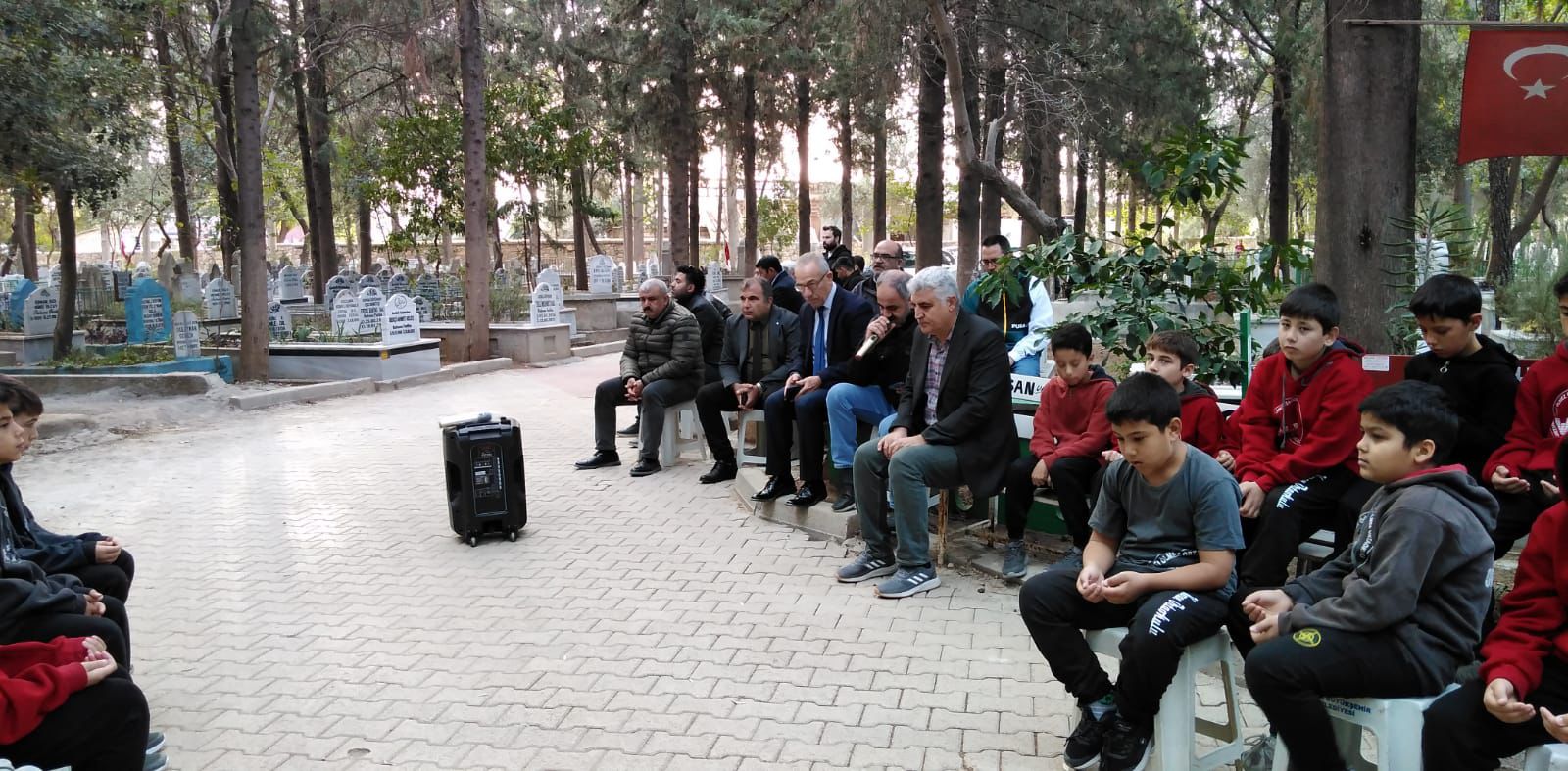 Şehit Öğretmen Lütfi Ölmez, Kabri Başında Rahmetle Anıldı