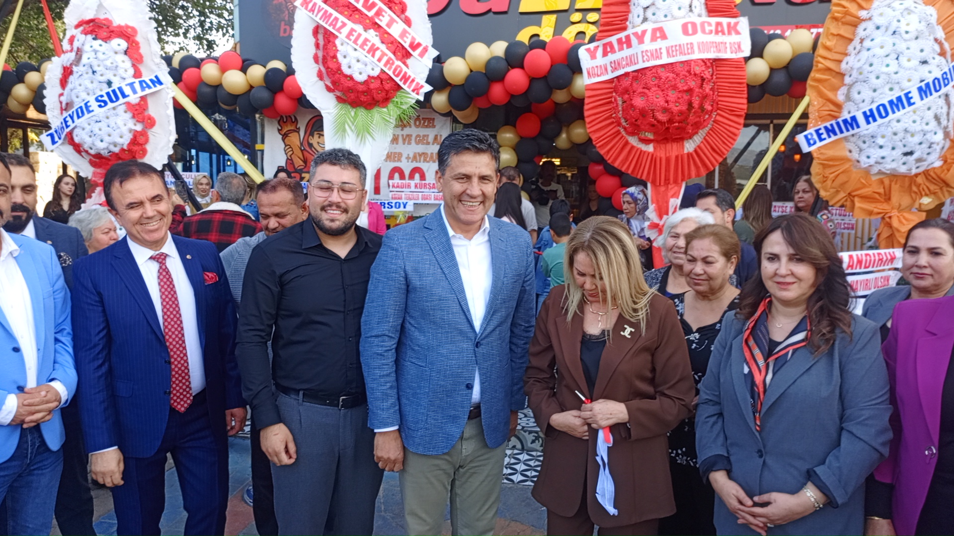 KOZAN’DA YENİ LEZZET DURAĞI: BAZZUKA DÖNER HİZMETE AÇILDI