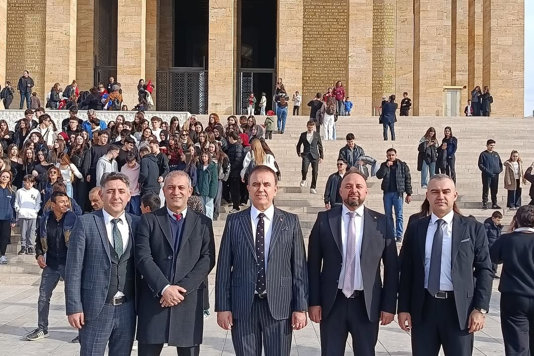 Kozan Belediyemizin onculugunde Nihat Atli Egitim Kurumu ogrencilerinin katilimiyla gerceklesti 1