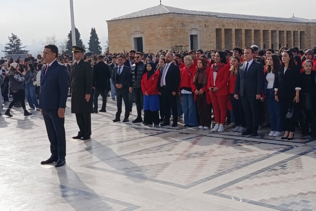 Kozan Belediyemizin onculugunde Nihat Atli Egitim Kurumu ogrencilerinin katilimiyla gerceklesti 4