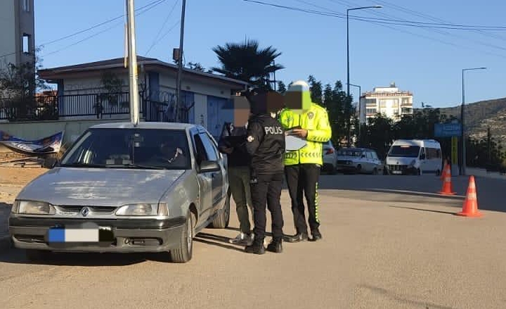 KOZAN’DA HUZUR VE GÜVEN İÇİN YOĞUN DENETİM 1 HAFTADA 259 POLİSLE 38 NOKTADA UYGULAMA