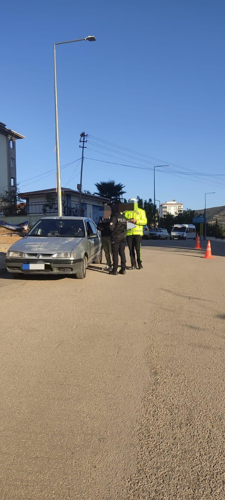KOZAN’DA HUZUR VE GÜVEN İÇİN YOĞUN DENETİM
1 HAFTADA 259 POLİSLE 38 NOKTADA UYGULAMA