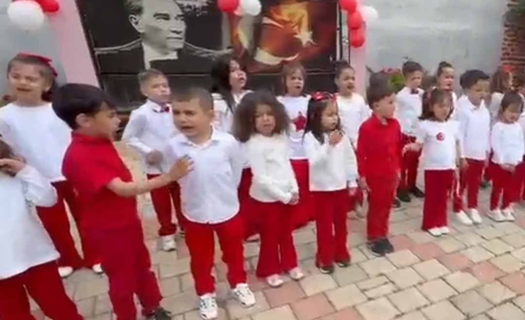 AHMET TUFAN KALKAN ANAOKULU’NDA MİNİKLERDEN 23 NİSAN GÖSTERİSİ