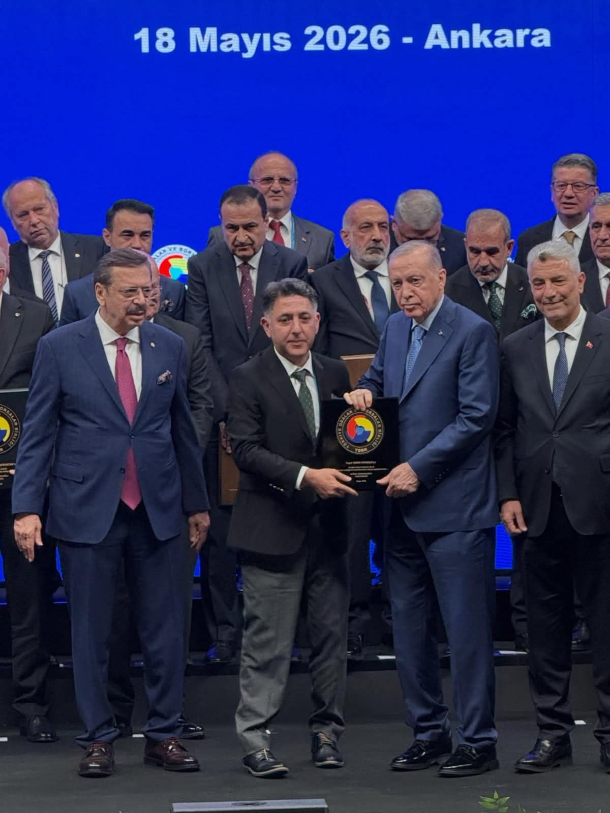 CUMHURBAŞKANI ERDOĞAN’DAN TANER KAVUKLU’YA 20 YILLIK HİZMET PLAKETİ Profesyonel afiş